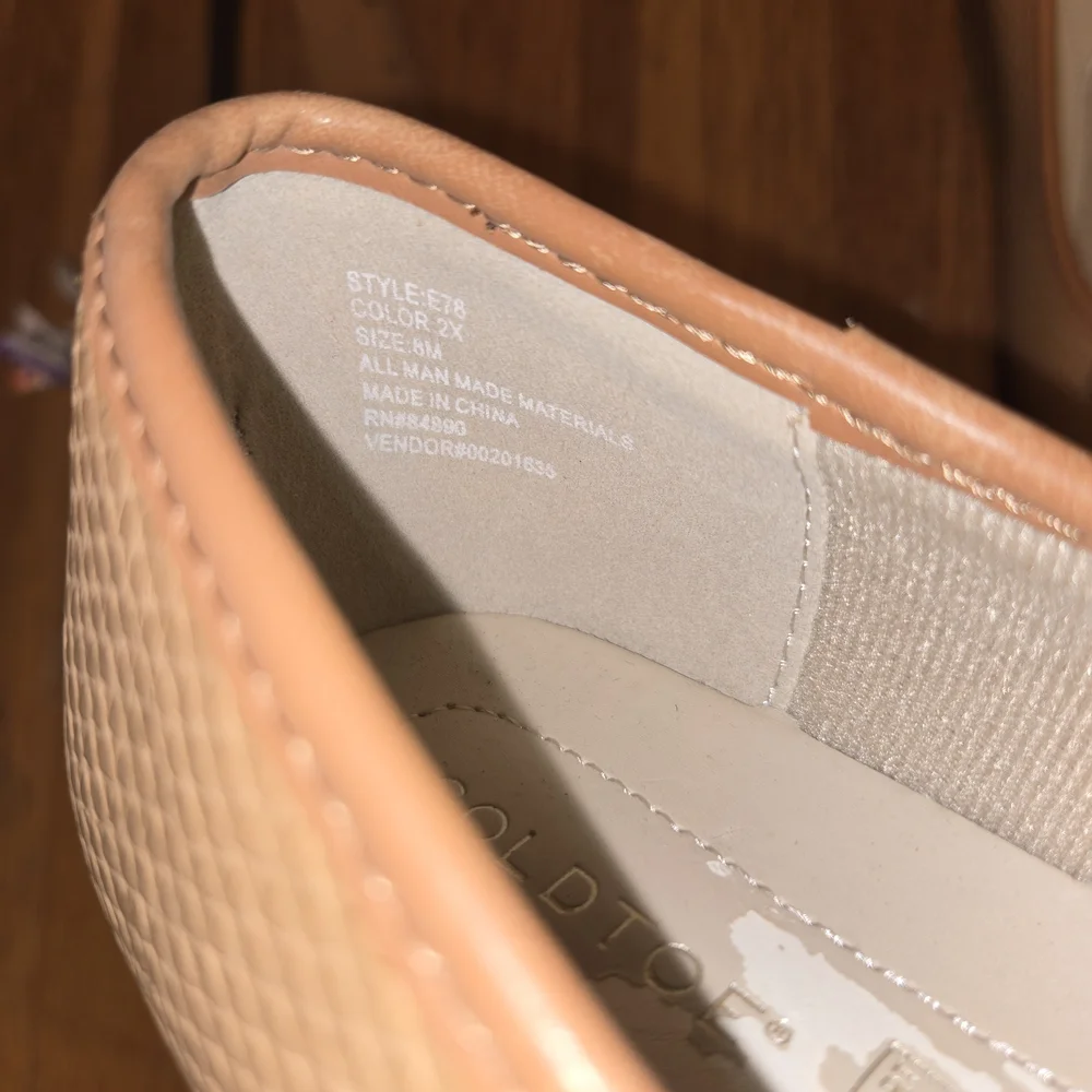 New Goldtoe Womens Ballet Flats Tan Faux Leather Slip On Shoes Size 8